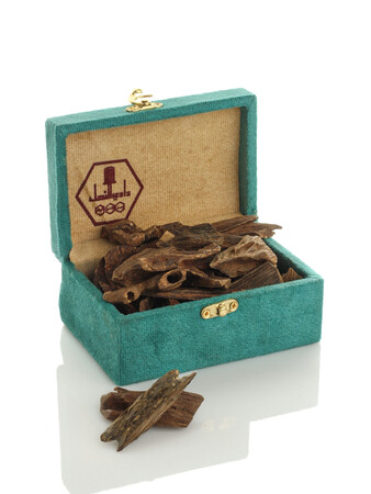 عود 31س – خشب فاخر بنفحات عميقة وثبات مذهل